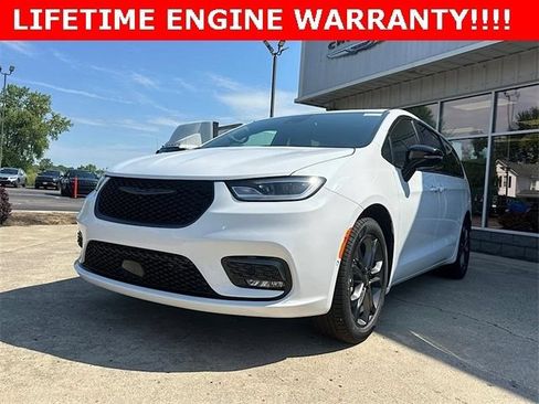 New 2026 Chrysler Pacifica Select FWD image 3