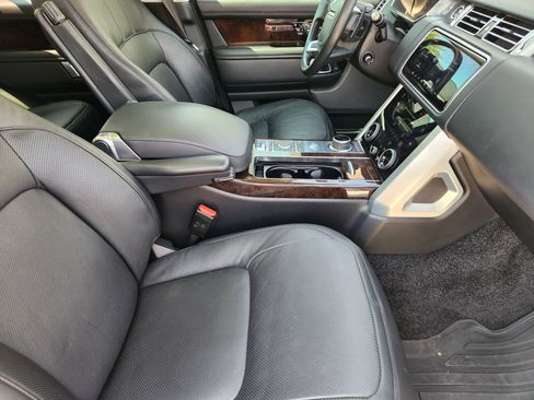 Used 2020 Land Rover Range Rover HSE image 15