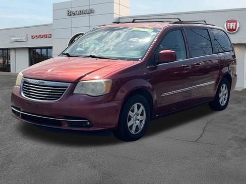 Used 2012 Chrysler Town & Country Touring w/ Entertainment Group #1 FWD image 3