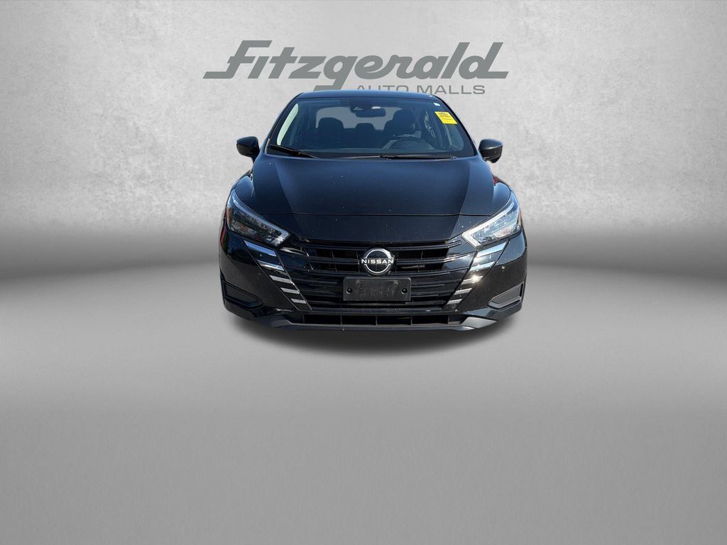 Used 2025 Nissan Versa SV FWD image 2