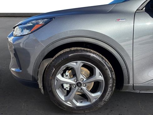 Used 2025 Ford Escape ST-Line w/ Equipment Group 301A image 13