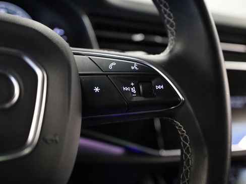 Used 2021 Audi Q8 Prestige w/ Prestige Package image 26