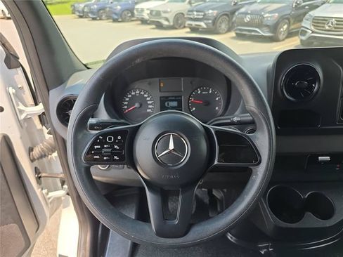 Used 2022 Mercedes-Benz Sprinter 3500 image 22