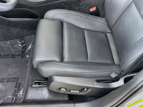 Used 2025 Volvo XC40 B5 Ultra AWD/4WD image 19