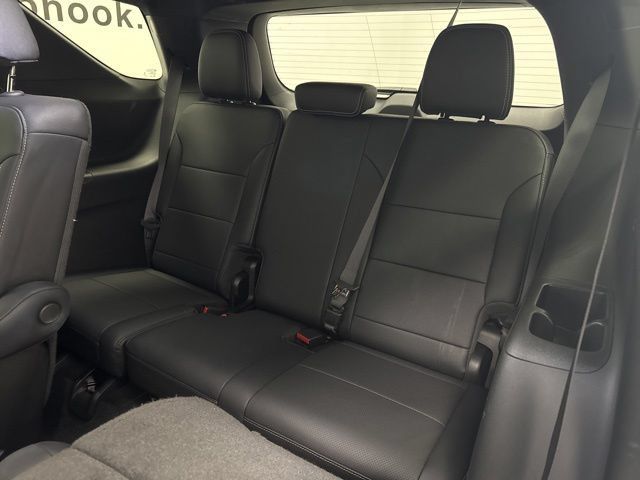 Used 2026 Chevrolet Traverse LT FWD image 27
