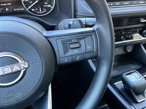 Used 2023 Nissan Rogue S AWD/4WD image 19