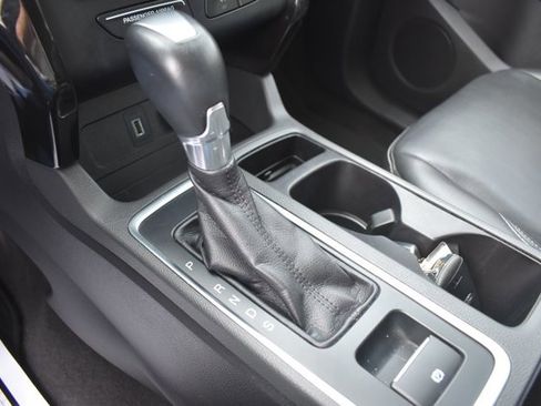 Used 2017 Ford Escape Titanium image 29