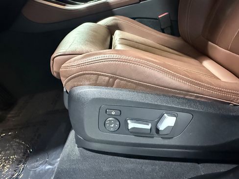 Used 2022 BMW X5 xDrive40i w/ Premium Package AWD/4WD image 23