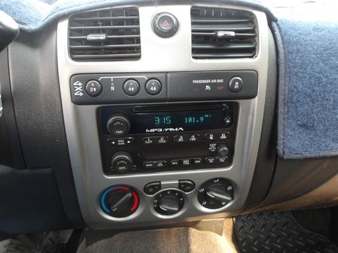 Used 2012 Chevrolet Colorado LT AWD/4WD image 16