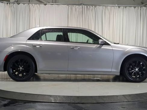 Used 2018 Chrysler 300 S w/ 300S Premium Group AWD/4WD image 11