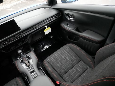 Certified 2026 Honda HR-V Sport image 11