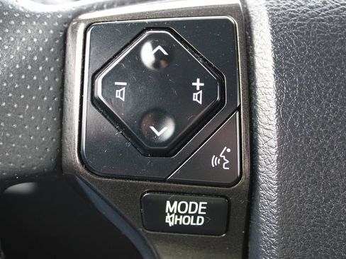 Used 2022 Toyota 4Runner TRD Off-Road Premium image 29