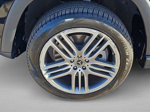 Used 2021 Mercedes-Benz GLS 450 4MATIC image 25