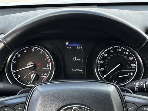 Used 2024 Toyota Camry SE image 13