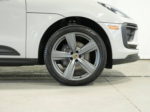 Certified 2026 Porsche Macan AWD/4WD image 41
