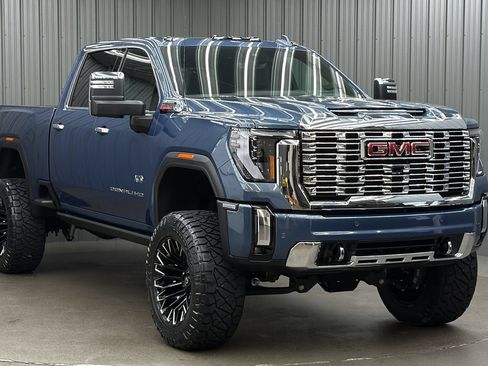 Used 2026 GMC Sierra 2500 Denali w/ Denali Reserve Package AWD/4WD image 7