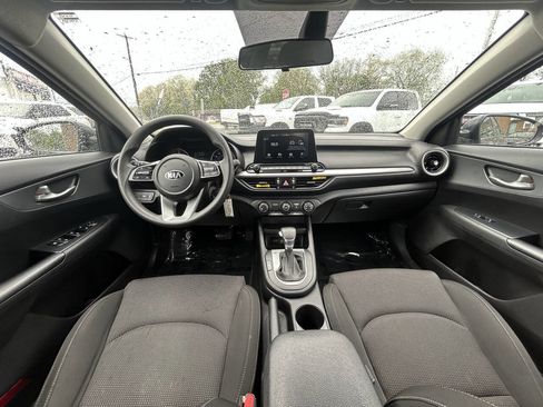 Used 2020 Kia Forte LXS FWD image 25