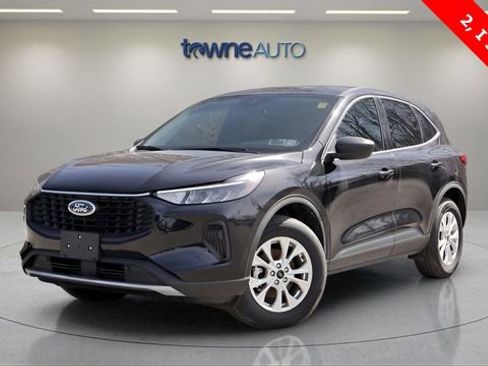 Used 2025 Ford Escape Active w/ Cold Weather Package image 1