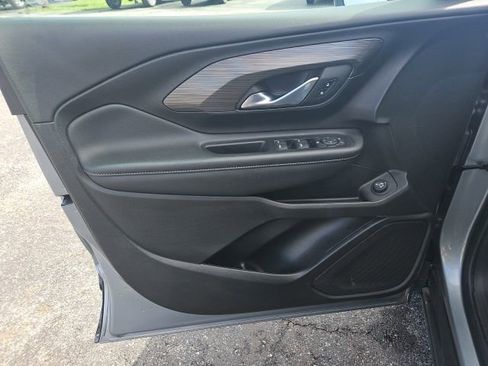 Used 2023 GMC Terrain SLE w/ Driver Convenience Package image 22