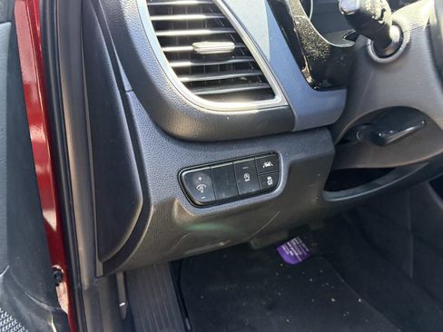 Used 2022 Kia Seltos S FWD image 8