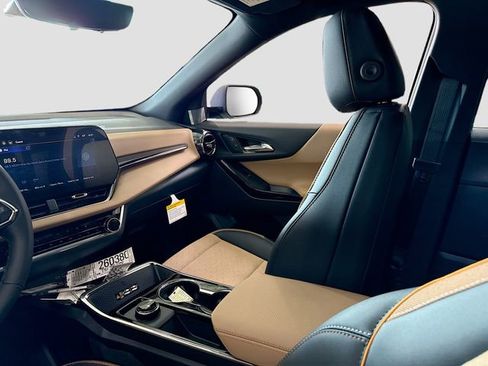 New 2026 Chevrolet Equinox ACTIV w/ Safety and Technology Package image 24