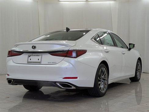 New 2025 Lexus ES 350 Ultra Luxury image 11