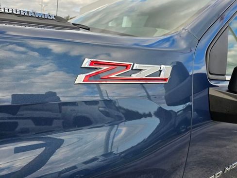 Used 2024 Chevrolet Silverado 2500 LTZ w/ LTZ Convenience Package image 15