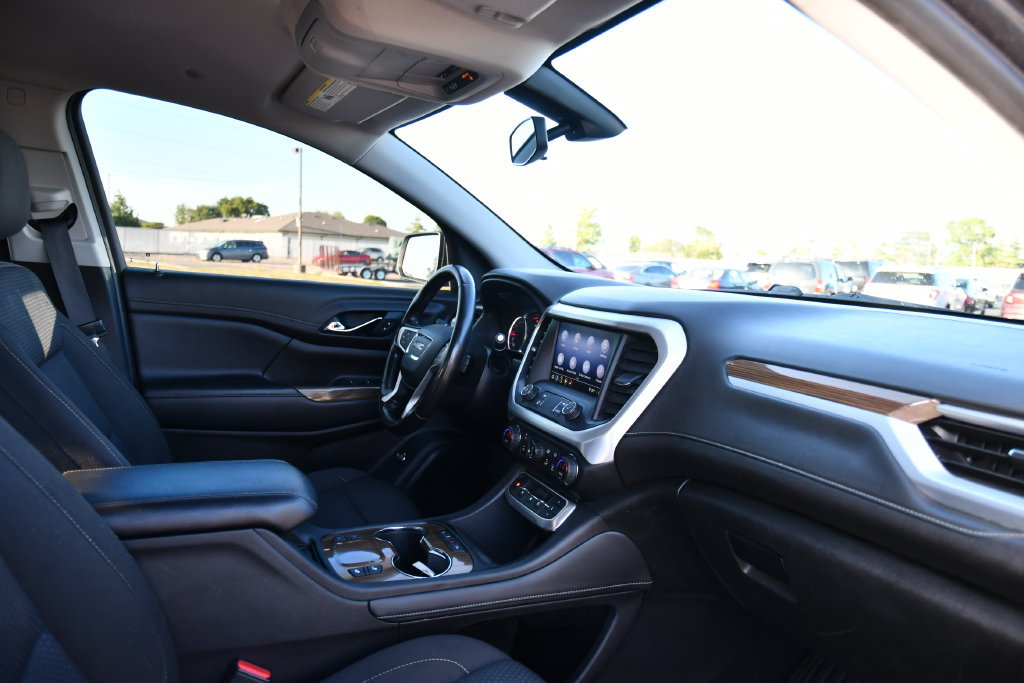 Used 2020 GMC Acadia SLE w/ Driver Convenience Package FWD image 32