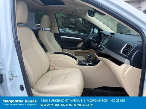 Used 2018 Toyota Highlander XLE FWD image 41