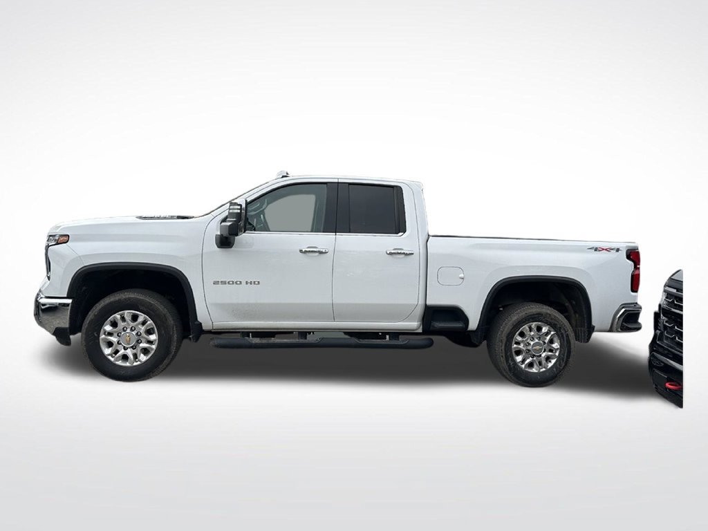 Used 2024 Chevrolet Silverado 2500 LTZ w/ LTZ Convenience Package AWD/4WD image 3