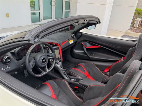Used 2021 McLaren 720S Performance RWD image 2