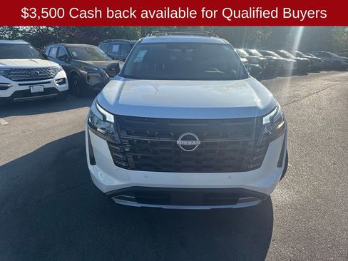New 2026 Nissan Pathfinder Platinum AWD/4WD image 9