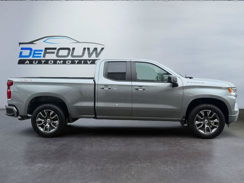 Used 2023 Chevrolet Silverado 1500 RST AWD/4WD image 2