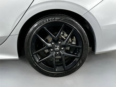 Certified 2025 Honda Civic Sport image 30