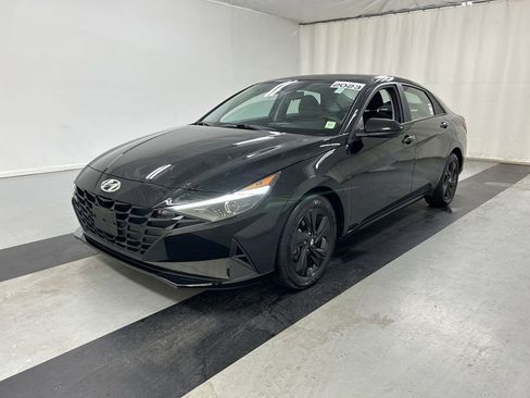 Used 2023 Hyundai Elantra SEL FWD image 5