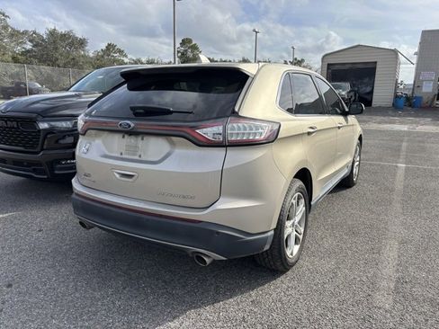 Used 2018 Ford Edge Titanium image 3