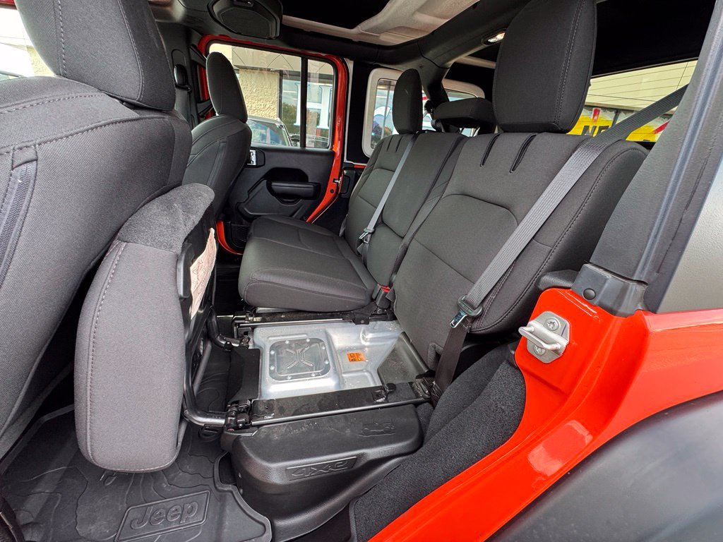Used 2023 Jeep Wrangler Unlimited w/ Convenience Group AWD/4WD image 12