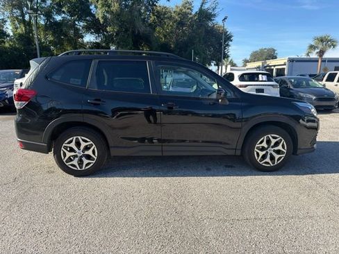 Used 2023 Subaru Forester Premium AWD/4WD image 8