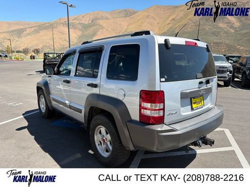 Used 2010 Jeep Liberty Renegade w/ Premium Group AWD/4WD image 2