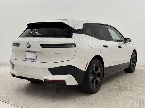 Used 2024 BMW iX xDrive50 w/ Sport Package AWD/4WD image 9