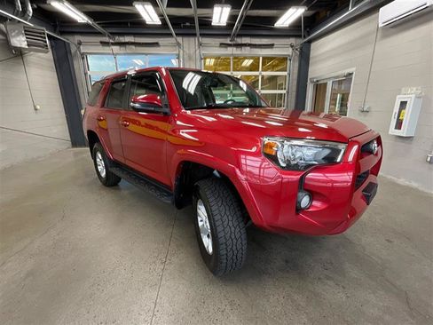 Used 2018 Toyota 4Runner SR5 Premium AWD/4WD image 7