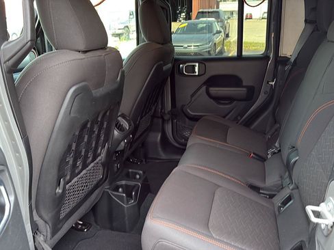 Used 2023 Jeep Gladiator Mojave w/ Cold Weather Group AWD/4WD image 30