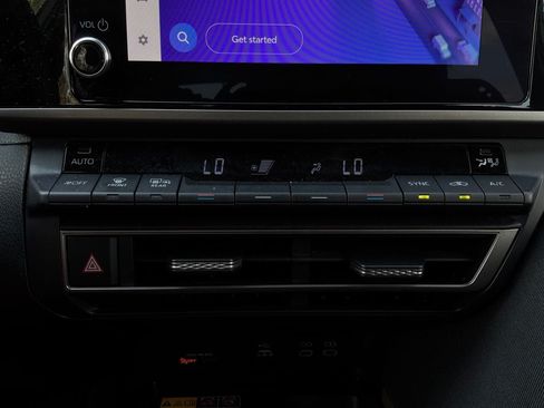 Used 2026 Toyota Camry LE FWD image 29