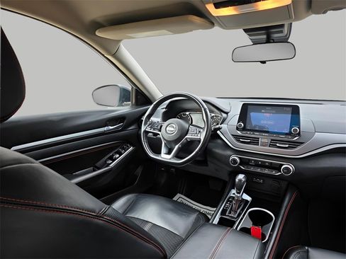 Used 2023 Nissan Altima 2.5 SR image 11