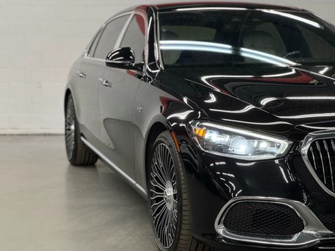 Used 2023 Mercedes-Benz Maybach S 680 4MATIC w/ Manufaktur Leather Package image 19