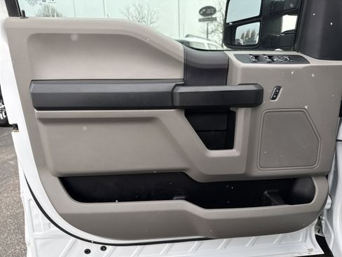 Used 2022 Ford F350 XL w/ Power Equipment Group image 15