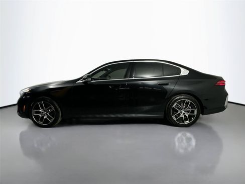 New 2026 BMW 530i xDrive w/ Premium Package AWD/4WD image 15