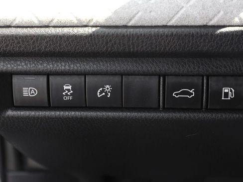Used 2025 Toyota Camry XLE FWD image 22