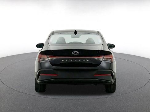 Used 2026 Hyundai Elantra Sport FWD image 8
