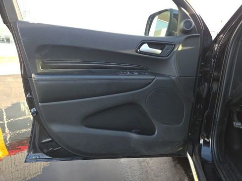 Used 2023 Dodge Durango SXT image 10